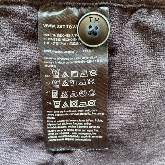 Tommy Hilfiger Shorts - Picture 4 of 4